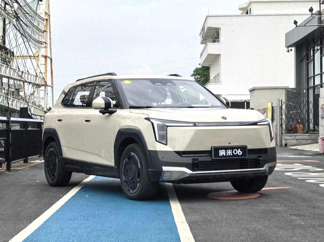 东风纳米06 SUV